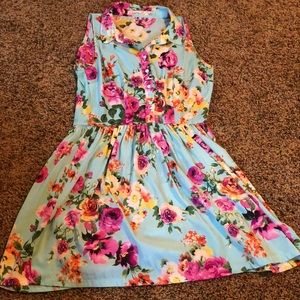 Fun floral summer dress! Size medium 👗